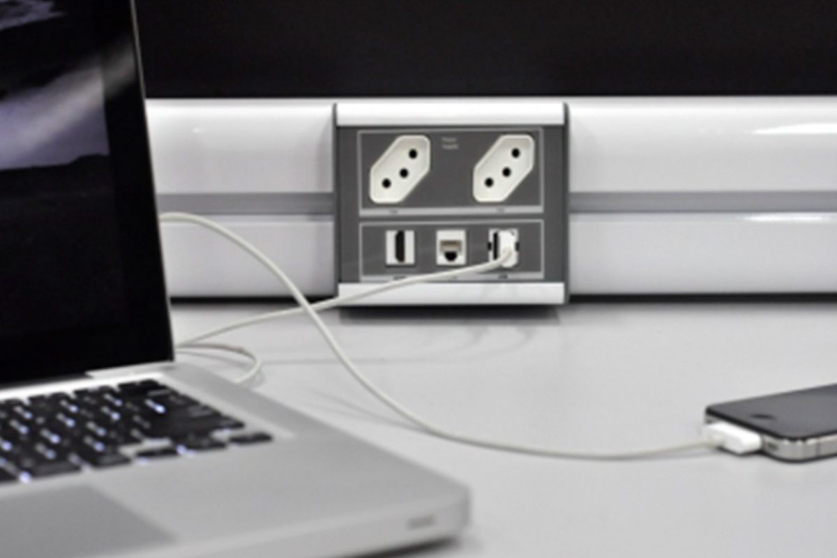 Canaleta Articulada FROG aplicada em ambiente corporativo