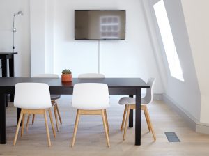 Caixa de tomada Zigus fica discreta no píso