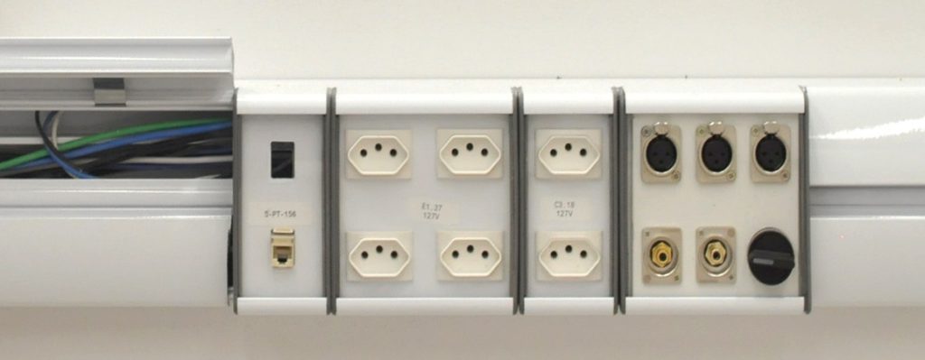 Canaleta articulada Frog Valemam com diferentes opções de conexão