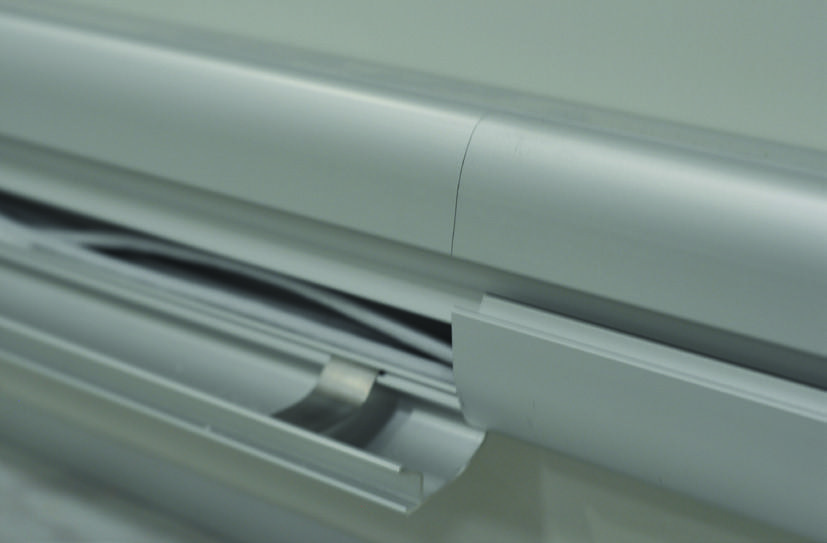 canaleta frog com a tampa aberta