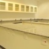 Infraestrutura elétrica invisível: como organizar cabos sem interferir no design