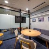 Como levar energia e dados a áreas sem parede em projetos corporativos