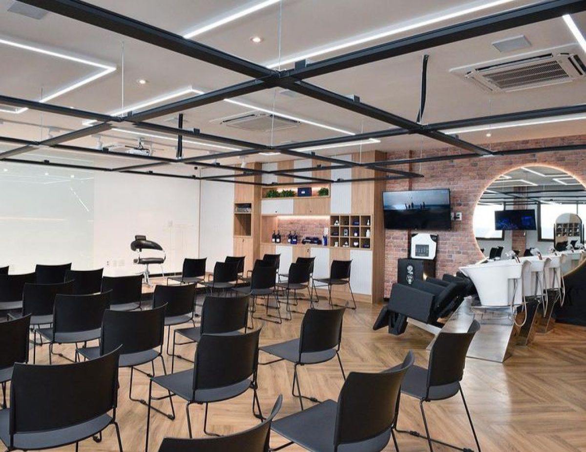 integrar energia iluminação áudio vídeo e dados com a eletrocalha modular apis da valemam